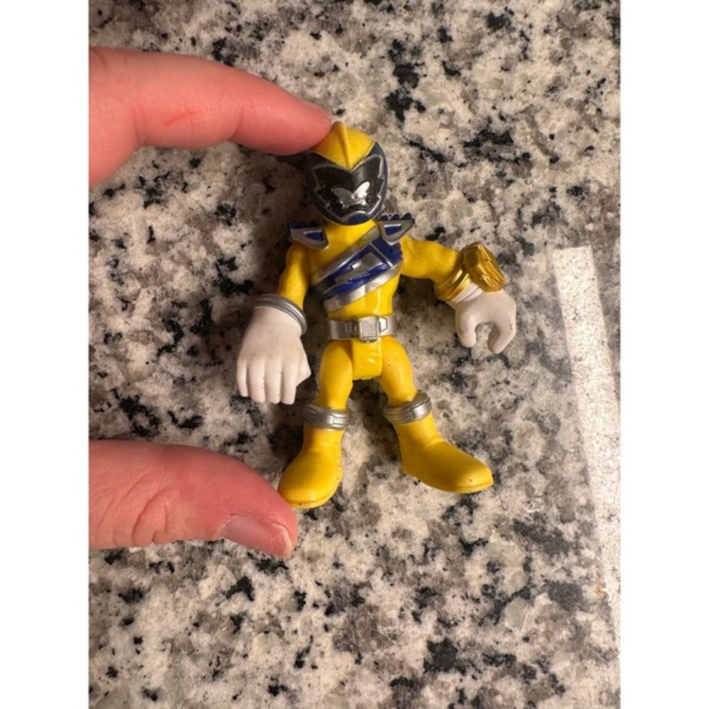 Playskool  Power Rangers Yellow‎ Ranger Action Figure Toy - Picture 5 of 6